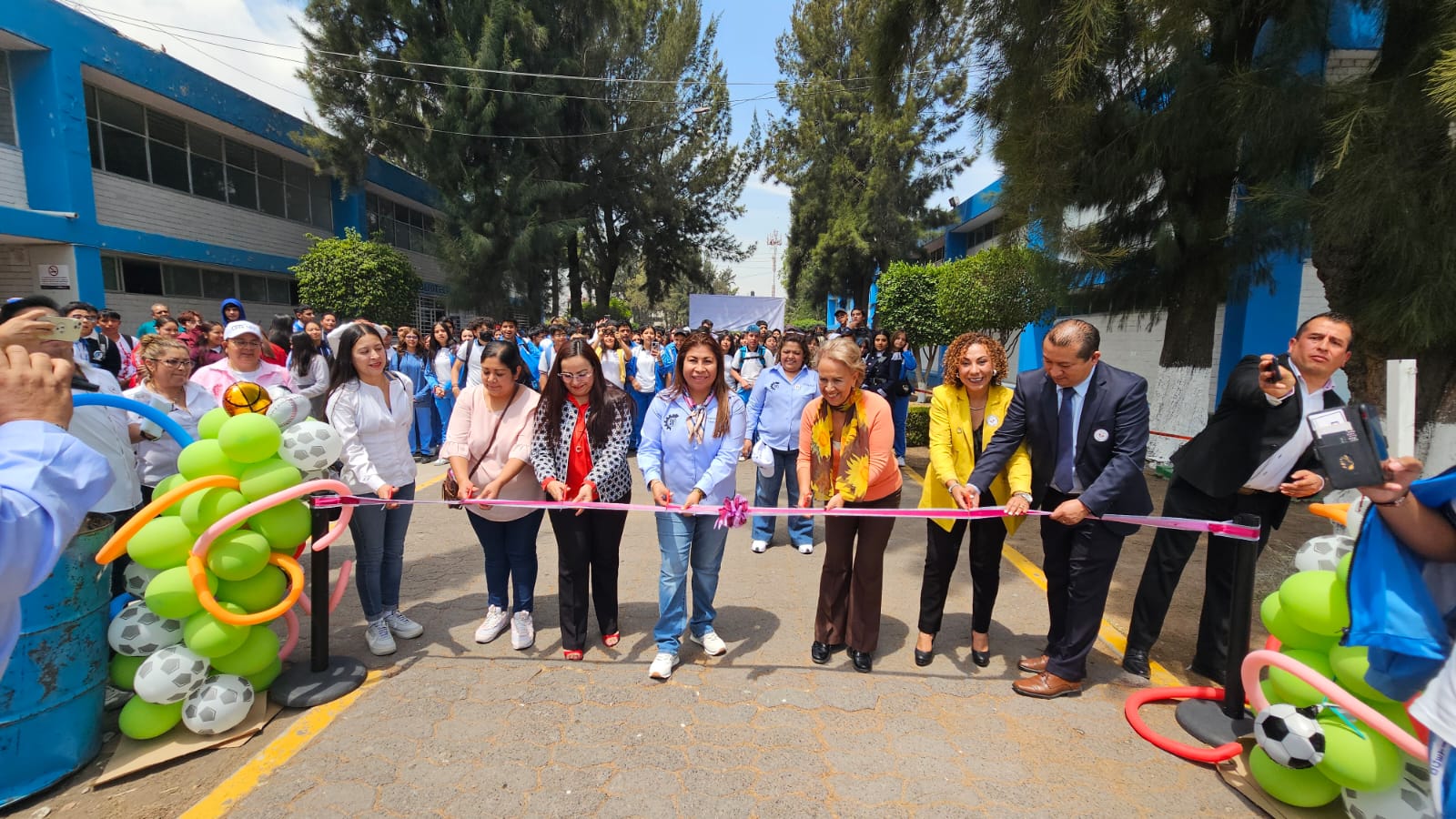 BOLETIN 12: INAUGURACION DE CANCHAS DEPORTIVAS 